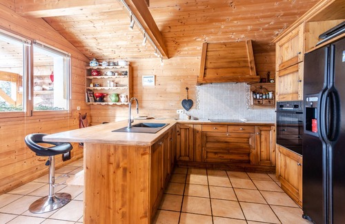 Saint-Jean-de-Sixt Chalet De Esquí | promo 20% del 24 al 31/08 chalet con jacuzzi ubicado a 3 kms de la Clusaz