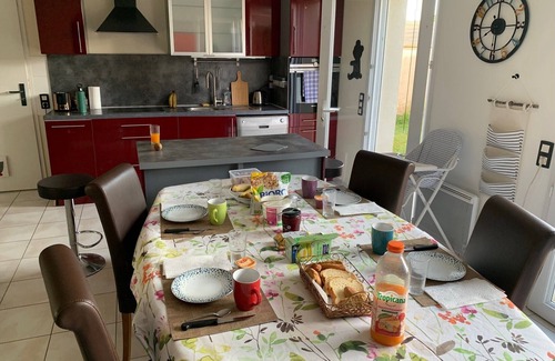 Beaupreau Cama Y Desayuno | Large double room - 1 to 3 people - Greg House 49 BnB up to 7 people