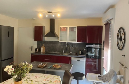 Beaupreau Cama Y Desayuno | Large double room - 1 to 3 people - Greg House 49 BnB up to 7 people