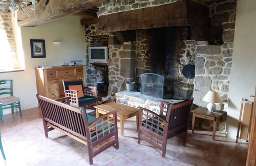 Saint-Germain-en-Cogles Cabaña | Casa rural grande para 12 personas, Fougères, Mont St Michel, tranquila en el campo de Bretaña.