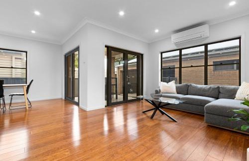 Mayfield Casa | Large Home in Mayfield