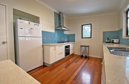 Amity Point Casa | Large House in Stunning Waterfront Position