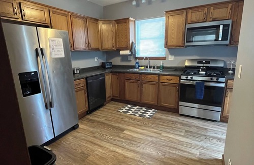 Cedar Rapids - Iowa City Casa | Large, inviting home near Amphitheater and Downtown