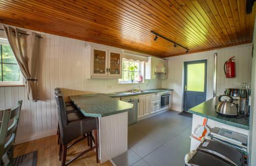 Bailieborough Chalet De Esquí | Large Newly Refurbished Lakeside Chalet With Optional Private Hot Tub