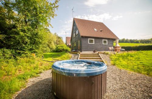 Bailieborough Chalet De Esquí | Large Newly Refurbished Lakeside Chalet With Optional Private Hot Tub