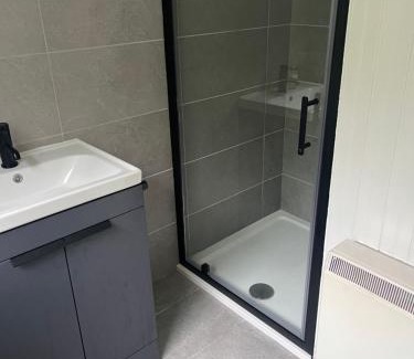 Bailieborough Chalet De Esquí | Large Newly Refurbished Lakeside Chalet With Optional Private Hot Tub