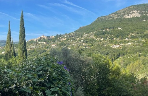 Tourrettes-sur-Loup Villa | Large Private Villa - Pool, Tennis, New Aircon, w/ 8 bedrooms