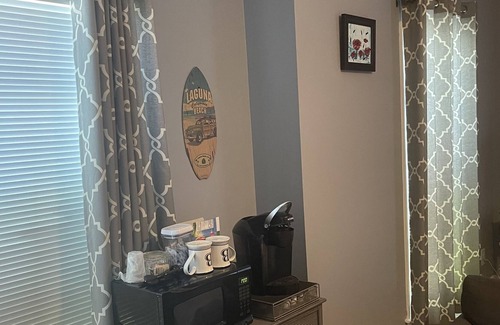 Bellevue Casa | Large private room and private bathroom enter through our front door quite clean