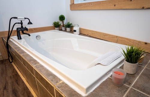 Mauricie Chalet De Esquí | Large riverside cottage