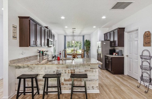 Westside Casa | Large Serene Fenced Yard |Firepit |Dogs Ok| Herb Garden