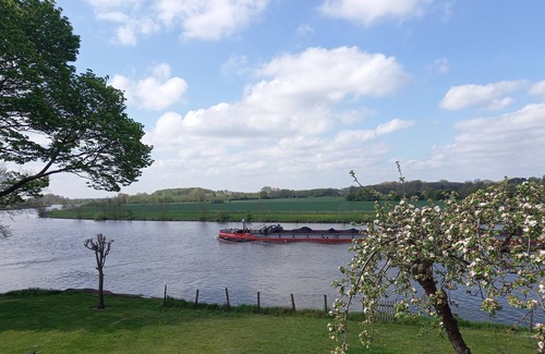 Barme Casa | Large vacation home with view over the river