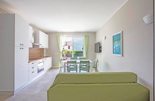 Musso Apartamento | Larius Apartment-Residence with Pool on Lake Como