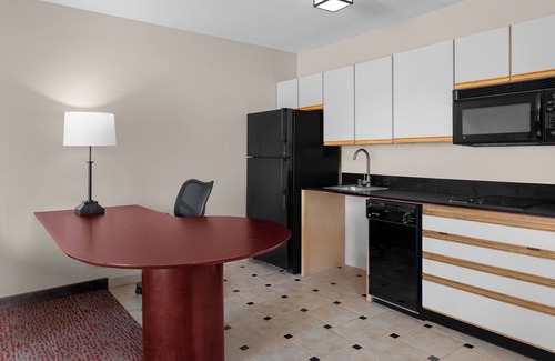 Sacramento Hotel | Larkspur Landing Extended Stay Suites Sacramento