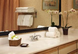 Hillsboro Hotel | Larkspur Landing Extended Stay Suites Hillsboro