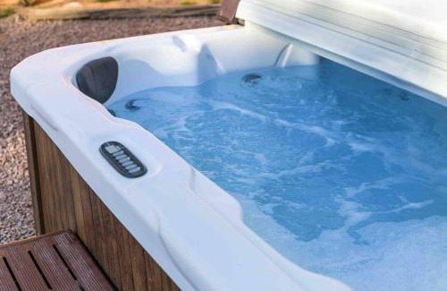 Paradise Valley Village Casa | Larkspur Villa - Lovely & Entertaining Hot Tub with pool, resort living!