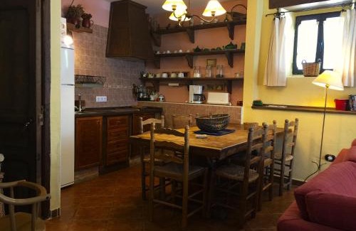 Piedralaves Casa | LAS CUATRO CALLES Bis