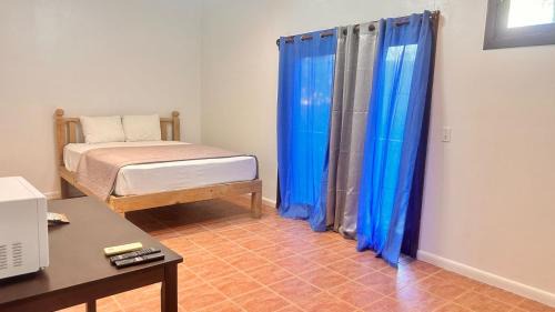 Dixon Cove Hotel | Las Palmas Cabins