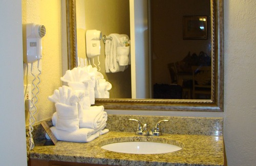 New Smyrna Beach Complejo | LAST MINUTE GETAWAY! OCEAN VIEW 2 Bdrm Lockout-Coconut Palms Beach Resort II