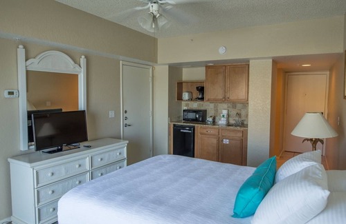 New Smyrna Beach Complejo | LAST MINUTE GETAWAY! OCEAN VIEW 2 Bdrm Lockout-Coconut Palms Beach Resort II
