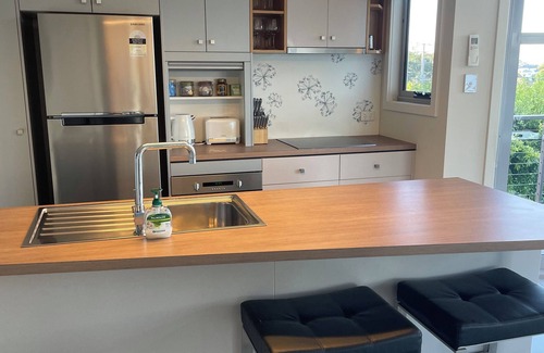 West Launceston Casa | Launceston Views Townhouse # 1