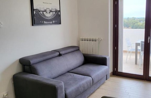Centro Giano Apartamento | LAURENTINA CECCHIGNOLA EUR