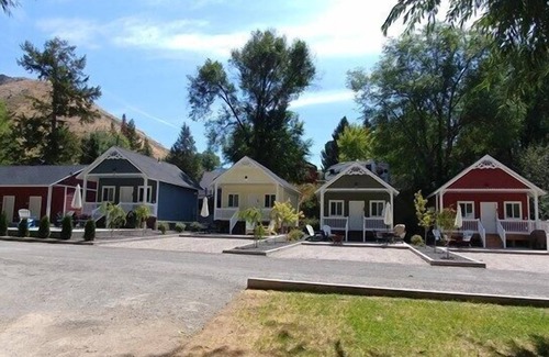 Lava Hot Springs Cabaña | Lava Hot Springs West KOA Holiday