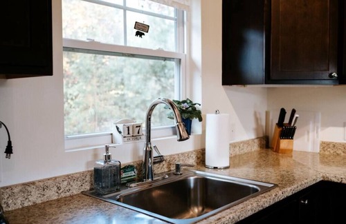 Weaverville Casa | Más reciente Pet Friendly Cottage cerca de todo!