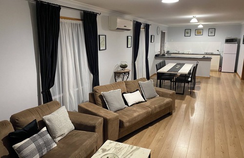 Victor Harbor Cabaña | Lazy Days Bed & Breakfast Cottage - Puerto de Víctor