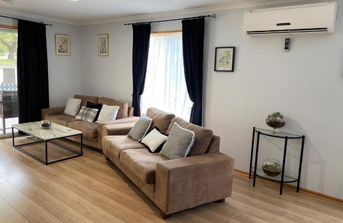 Victor Harbor Casa | Lazy Days Cottage - Victor Harbor