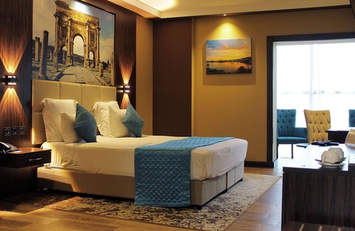 USTO Hotel | LB Suites Hotel