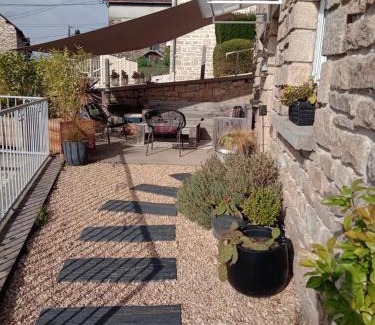 Uzerche Cama Y Desayuno | Le 28