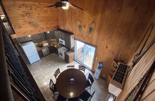 Mauricie Chalet De Esquí | Le Chalet des Amis du Monde Charming cottage in the heart of nature.