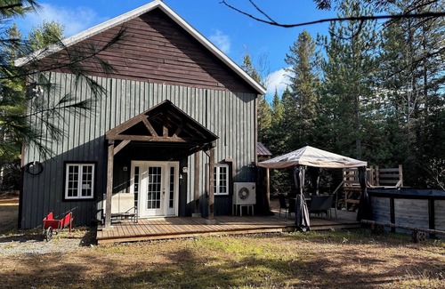 Mauricie Chalet De Esquí | Le Chalet des Amis du Monde Charming cottage in the heart of nature.
