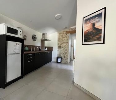 Allex Casa | Le gîte de la vieille pierre 'climatisé'