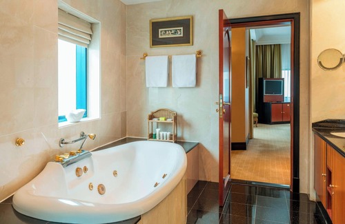 Garhoud Hotel | Le Meridien Fairway