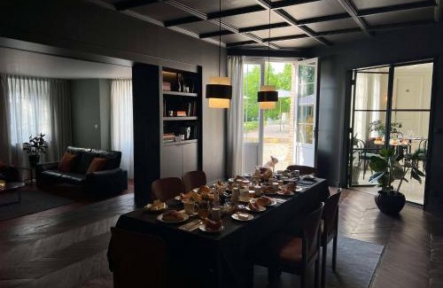 Baye Cama Y Desayuno | Le Petit Château