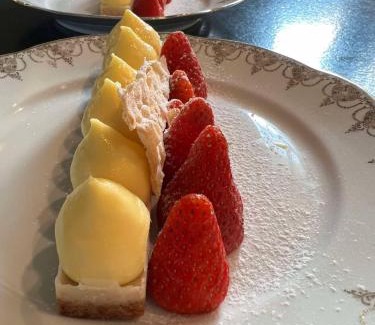 Baye Cama Y Desayuno | Le Petit Château