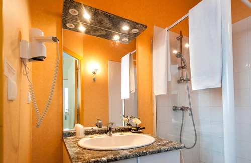 Recoules-d'Aubrac Hotel | Le Relais de L'Aubrac