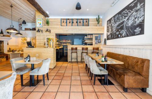 Le Beausset Hotel | Le Relais de la Calèche