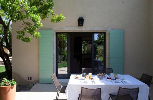 St.-Remy-de-Provence Hotel | Le Vallon de Valrugues Hotel Spa & Villas