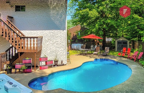 Sutton Condominio | Le Zig-Zag du Mont Sutton / SPA Pool Fireplaces / Few meters from slopes!