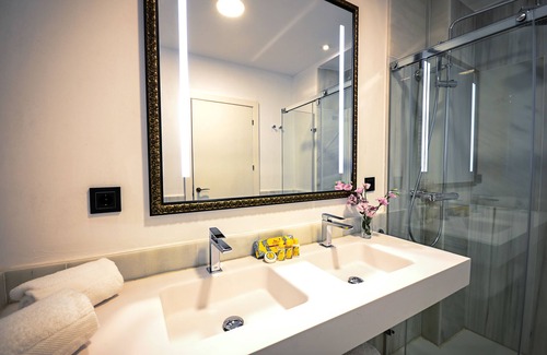 Santa Cruz Hotel | Legado Alcázar Hotel