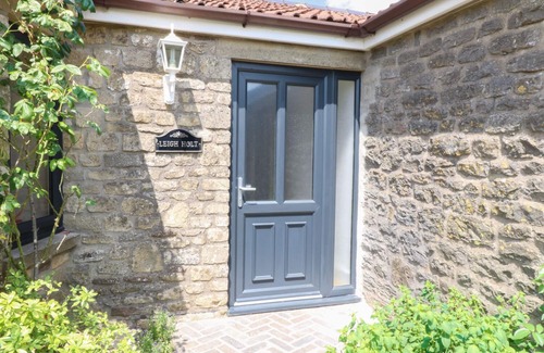 Shepton Mallet Cabaña | Leigh Holt, SHEPTON MALLET