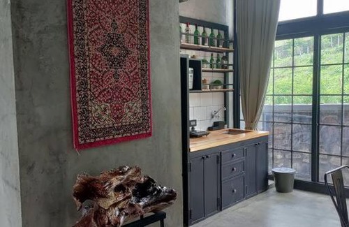 Karjat Villa | Leisurely Béton Brut, Karjat