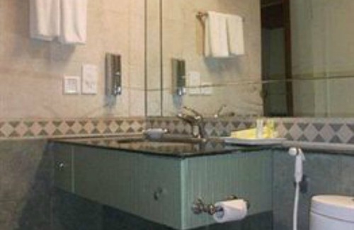 Kaushambi Hotel | Lemon Tree Hotel, East Delhi Mall, Kaushambi