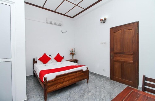 Mount Lavinia Hotel | Leo's Home Stay