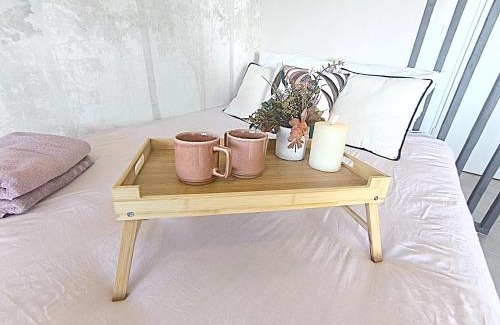 Mons-en-Baroeul Apartamento | LeRelaisdOdile - Idéal PRO & Couple - Studio Cosy - Proche Metro - Parking Gratuit - Mons-en-Barœul - - WIFI HD - Smart TV - Entrée Autonome