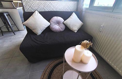 Mons-en-Baroeul Apartamento | LeRelaisdOdile - Idéal PRO & Couple - Studio Cosy - Proche Metro - Parking Gratuit - Mons-en-Barœul - - WIFI HD - Smart TV - Entrée Autonome