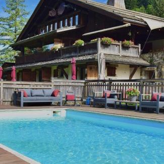 La Clusaz Hotel | Les Chalets de la Serraz