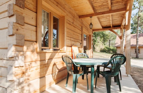 Sarlat-la-Caneda Chalet De Esquí | Les Charmes: chalet and swimming pool surrounded by nature in Sarlat itself